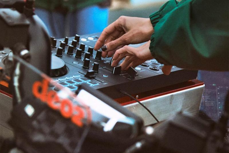 BMW CE 02 x Deus Ex Machina 2