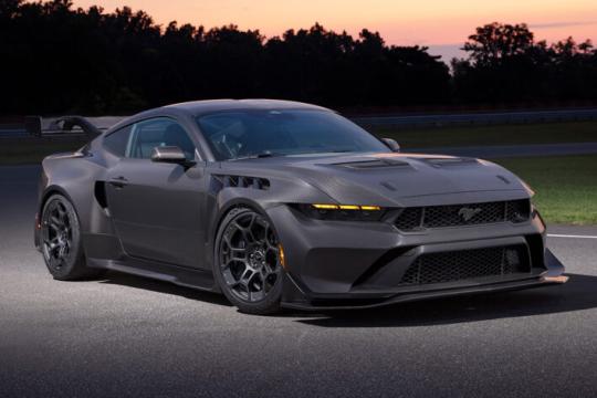 福特将GT3野马打造为街道合法的碳纤维怪兽