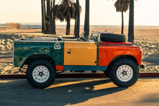 肖恩·沃瑟斯庞将罕见路虎改造成色彩斑斓的街头时尚传奇