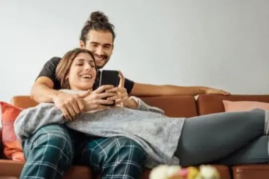 AskMen 二十周年：回顾约会与人际关系的演变