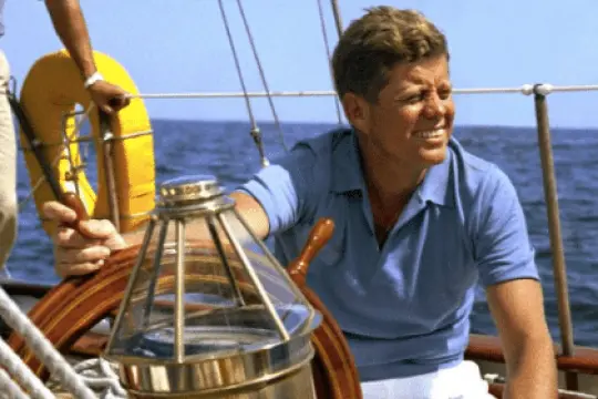 夏日穿搭指南：户外社交活动如何着装