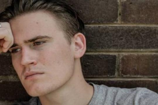 无联系期间他可能想念你的17个迹象