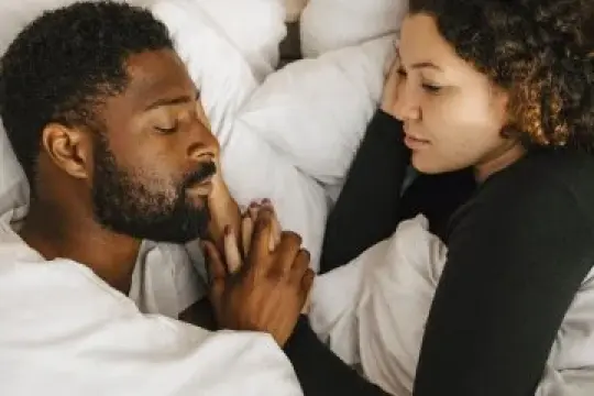 情侣作息时间不同的挑战与应对方法