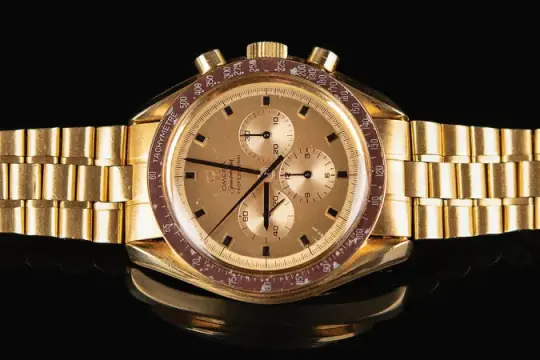 两枚由NASA宇航员拥有的纯金欧米茄Speedmaster腕表即将拍卖
