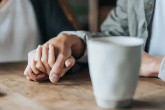 如何在亲密关系中切实拥抱脆弱感