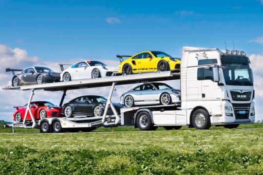 六辆全新保养的991代保时捷911将作为一组拍卖