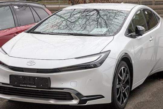 2025年值得关注的8款插电式混合动力汽车，兼顾性能与节能