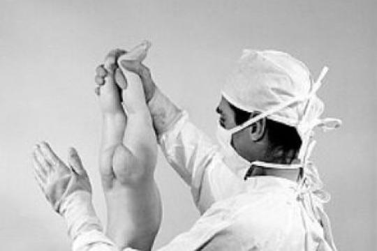 男人怀孕指南：紧急情况下如何接生宝宝