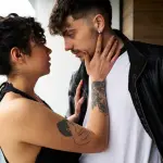 我爱我的女友，但对出轨幻想感到极度兴奋。我是坏人吗？