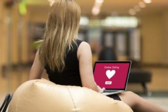 网络约会安全守则——保护自己，安心交友