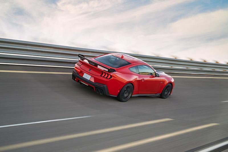 2026 Ford Mustang Dark Horse SC 6