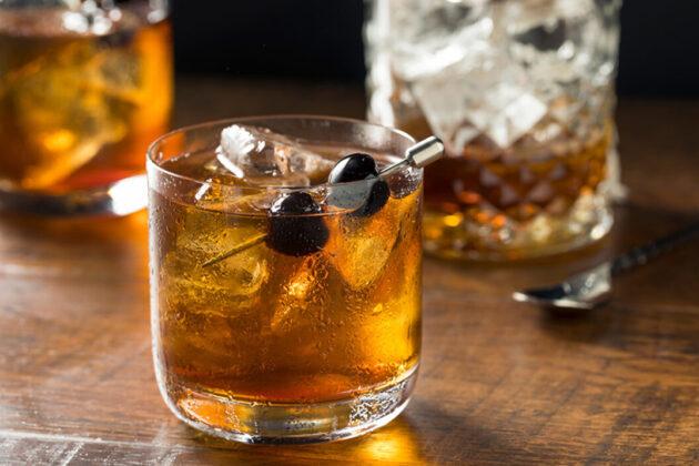 Essential Cocktail Glasses 0 Hero