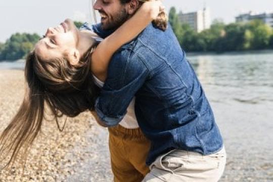 判断她是否真命天女的8个明显信号