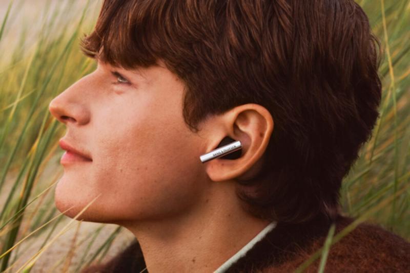 Bang Olufsen Beo Grace Earbuds 4