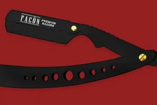 用这些剃刀体验理发店的传统剃须