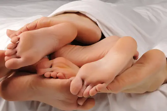 你有没有好奇过群交派对？我们采访了一位亲身经历过火热群交的人