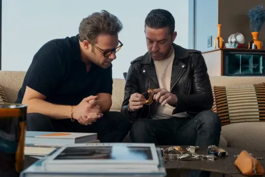 金色劳力士Daytona亮相阿齐兹·安萨里与塞斯·罗根新片《好运来》