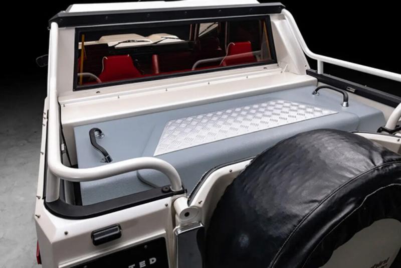 1990 Lamborghini LM002 3