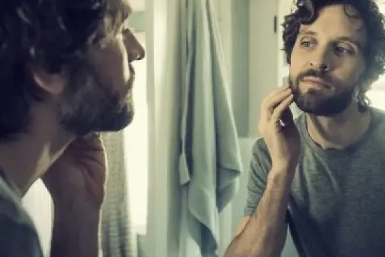 胡须笔助你打造浓密饱满的面部毛发假象