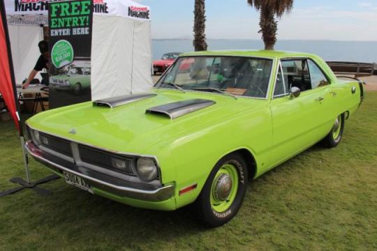 道奇Dart Swinger：小车身中的强劲性能典范