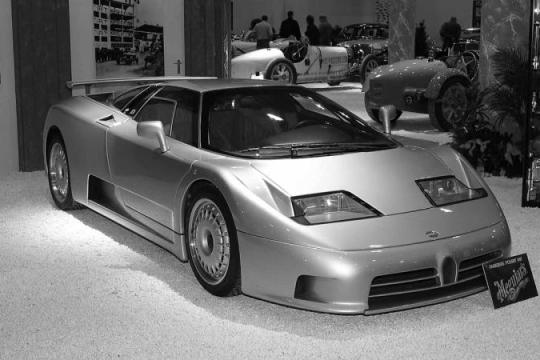 布加迪EB110：领先时代数十年的超级跑车典范