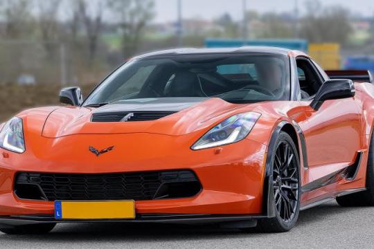 科尔维特Z06如何成为终极美式性能机器的11大进化