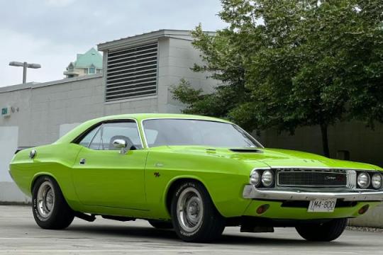 男子购入“翻新”1970款Challenger，发现新漆下隐藏更严重的问题