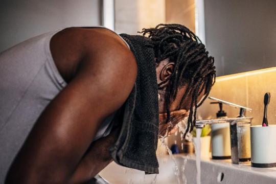 一步步完善你的洗脸步骤，打造完美护肤习惯