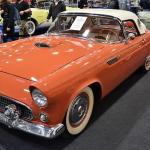 1956年福特雷鸟与雪佛兰科尔维特：传奇与复杂的对决