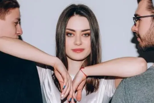 非一夫一妻制适合你吗？这份全面指南帮你了解