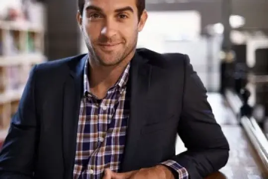 如何时刻保持刚出理发店的清爽造型