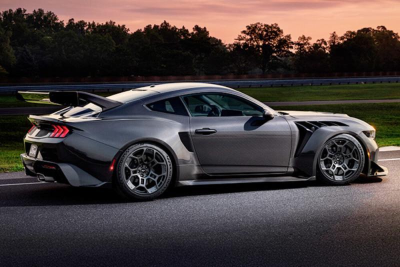 Ford Mustang GTD Liquid Carbon 2