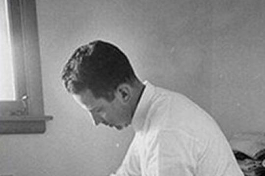 如何正确熨烫衬衫