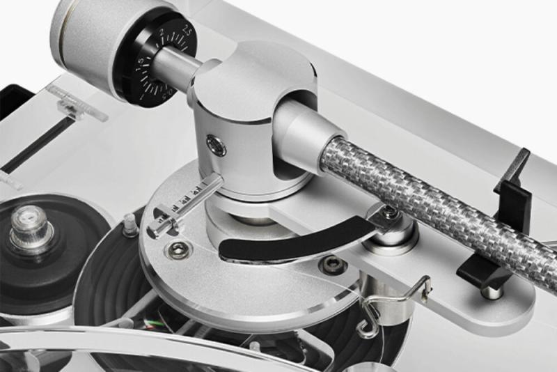 Audio Technica AT LPA2 Turntable 2