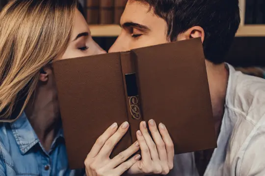 揭秘5个刺激又冒险的性爱地点及更安全的替代选择