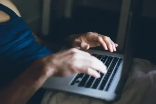 色情片为何无法成为有效的性教育？五大原因解析