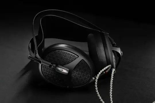 评测：Meze Audio最新款耳机带来顶级音质与极致舒适体验