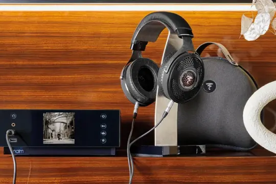 三款时尚耳机与放大器组合，带来音乐厅级别的音质体验