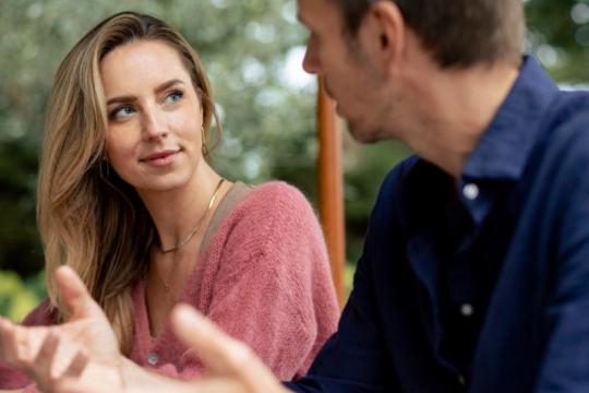 与心仪对象和匹配对象交谈时应避免的9个聊天雷区