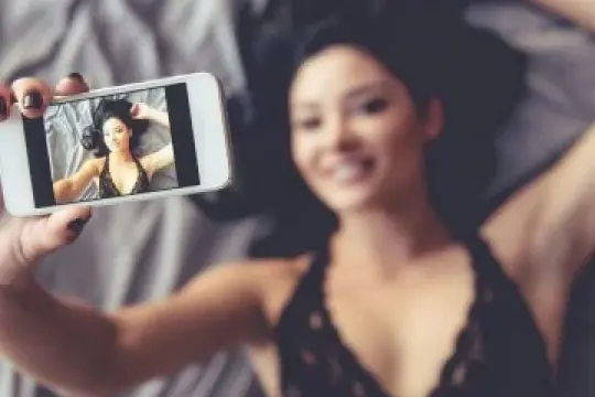 如何优雅地获取裸照