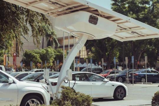 2025年十大30,000美元以下混合动力汽车推荐