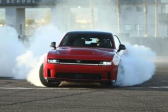 Mopar：从防冻液到直线加速赛的传奇之路