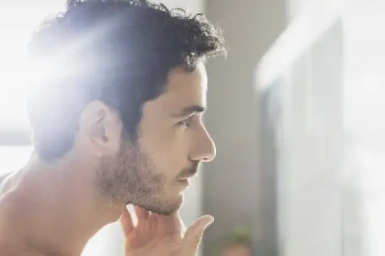 比痘痘更糟的是痘疤——教你如何避免痘疤形成