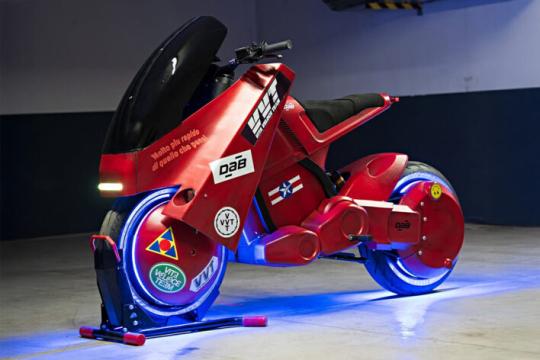 DAB Motors 利用3D打印技术打造《阿基拉》标志性红色摩托车限量版