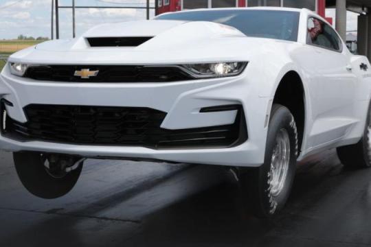 雪佛兰打造终极工厂级直线加速赛车