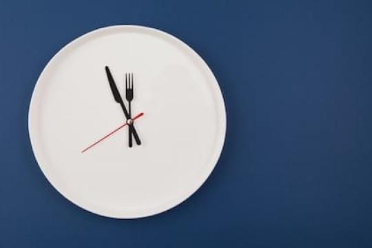 最佳饮食时间：优化代谢健康的科学安排