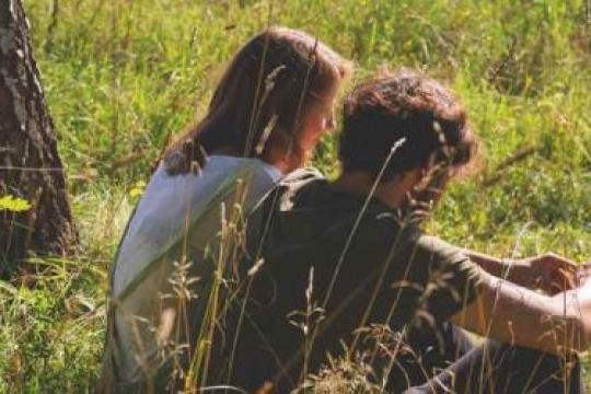 10个理由告诉你为什么应该和喜欢“修复”别人的女孩约会