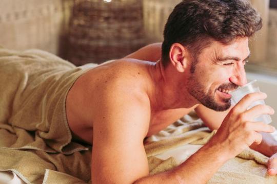 疼吗？尴尬吗？一位男士亲身体验私处脱毛全过程