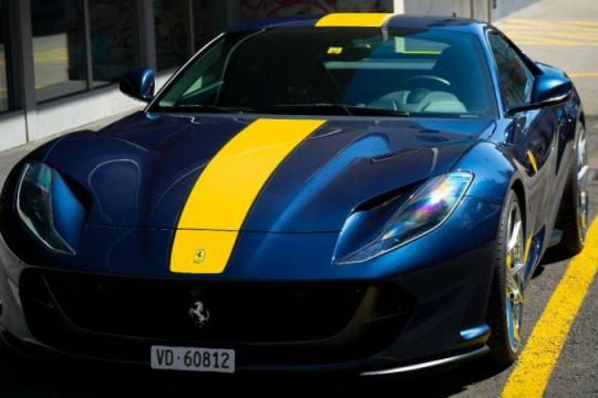 法拉利812 Superfast：名副其实的超级跑车