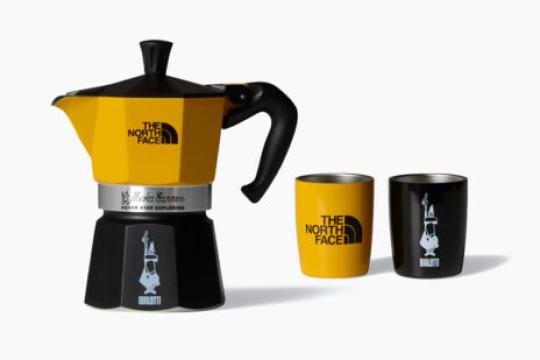 The North Face联名款：经典摩卡壶变身户外必备神器